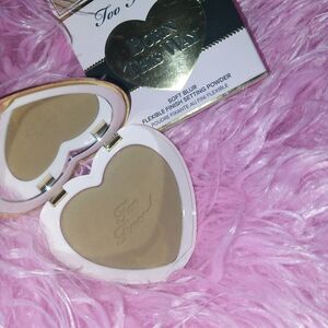 Too Faced Heart-Shaped Setting Powder